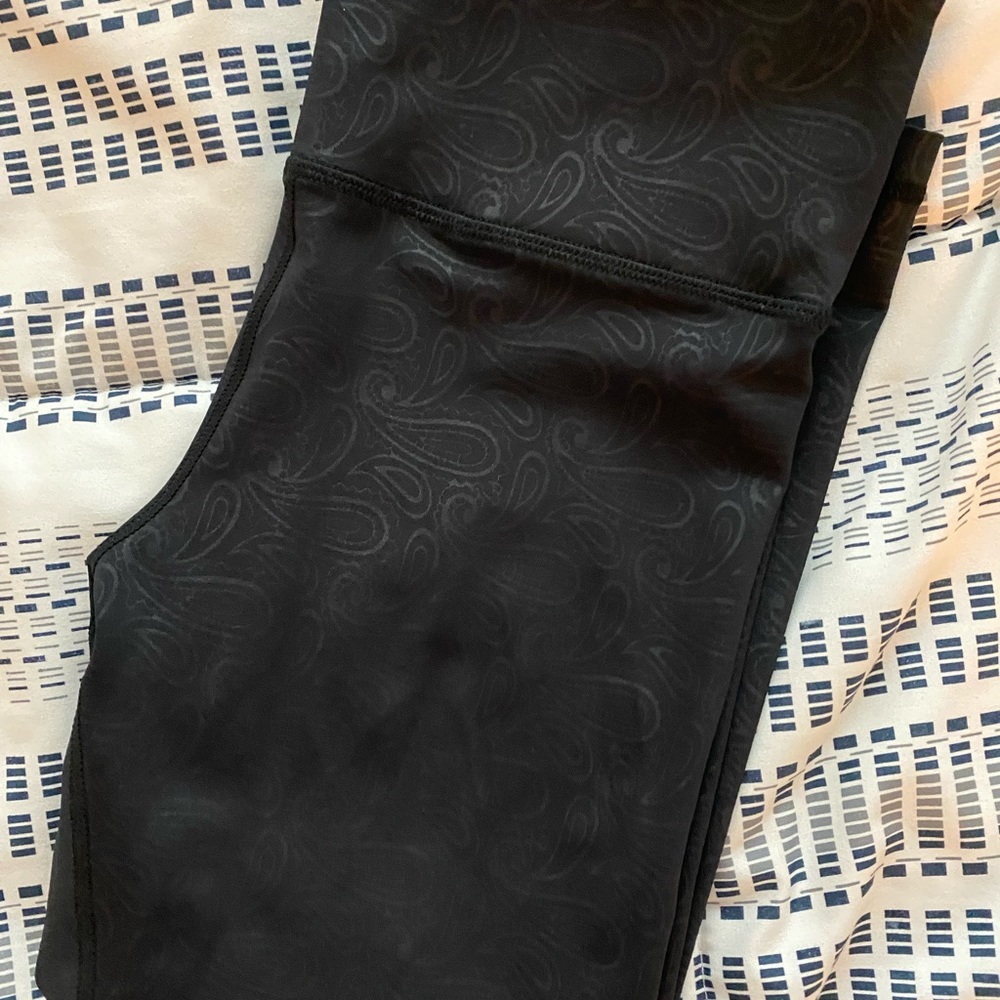Black Paisley Light n Tight High Rise Capri 20”